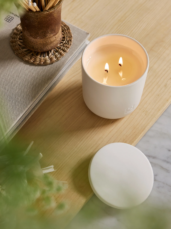 CIRCA Cotton Flower & Freesia Candle 300g
