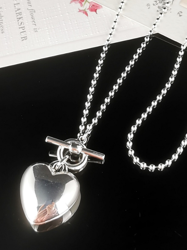 S.H.E Jewellery Small Heart Charm Necklace Silver