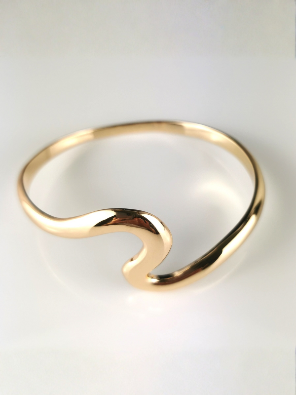 S.H.E Jewellery Wave Bangle Gold