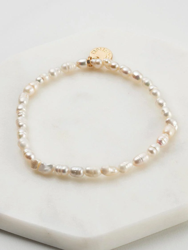 Zafino Pearl Bracelet with Gold Charm