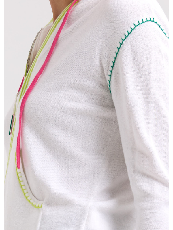 Zaket & Plover Heart Embroidery Hoodie White Detail